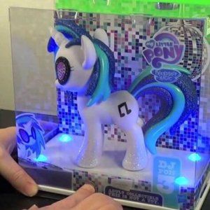 SDCC 2013 Exclusive Hasbro My Little Pony DJ Pon-3 Vinyl Figure